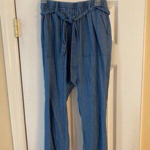 Tahari Women's Belted Blue Chambray Tapered Leg Tencel Pants Resort Size Small